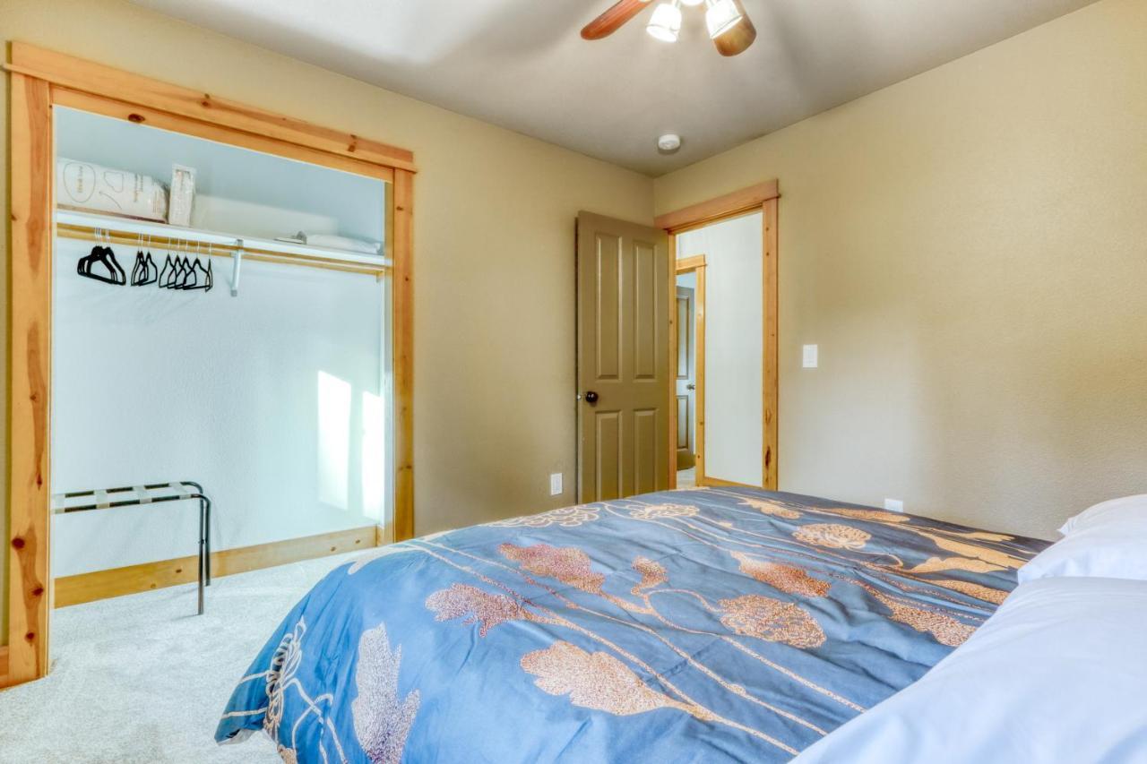 Вілла Oak Street Retreat Сістерс Екстер'єр фото